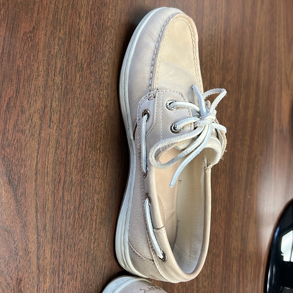 Sperry - Picture 2 of 5